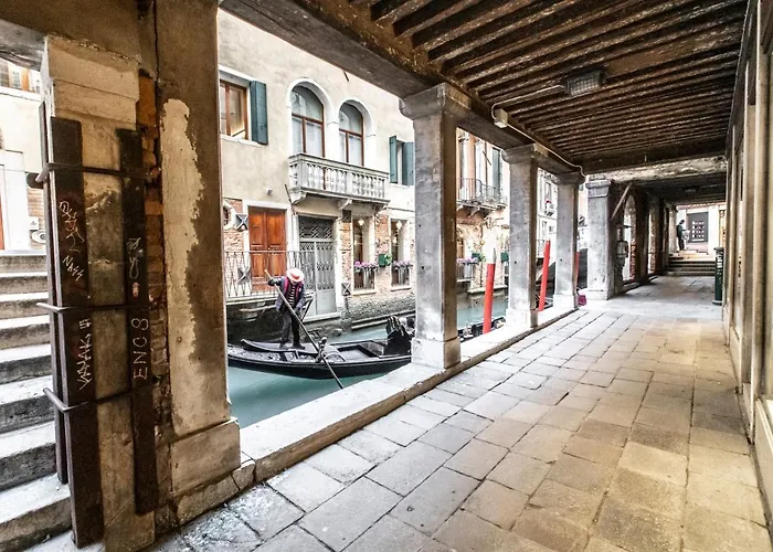 Ca\' Delle Acque Deluxe Apartment R&R
